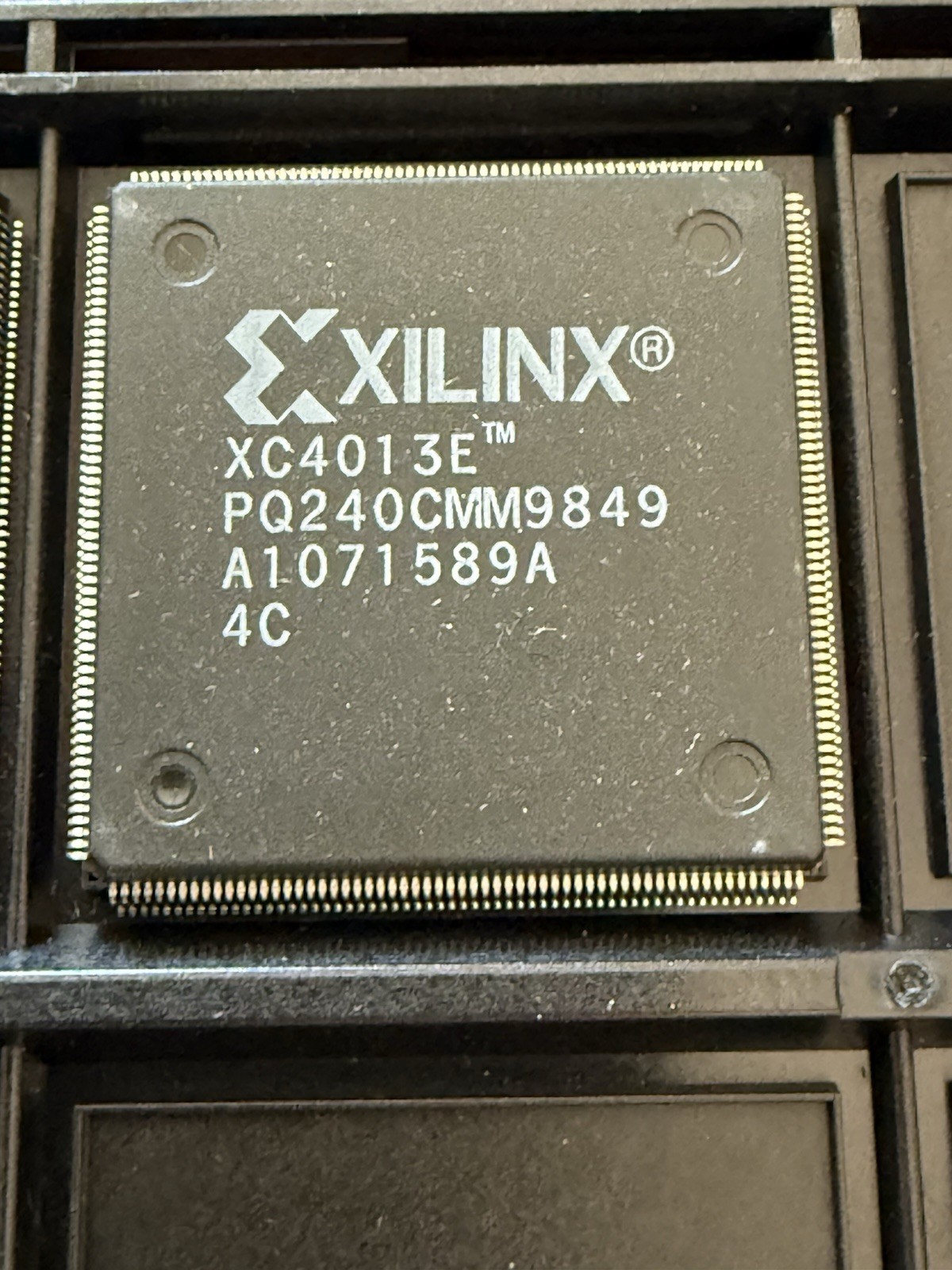 XILINX XC4013 ic