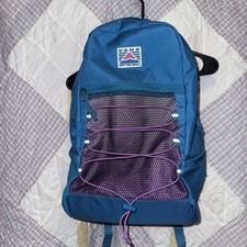Zaino Vans Snag Plus in cordura blu turco usato fuori muro