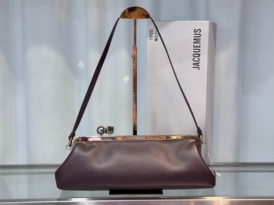 Jacquemus LA CROISIÈRE | The Salon Clutch Baguette Elegance in Leather burgundy