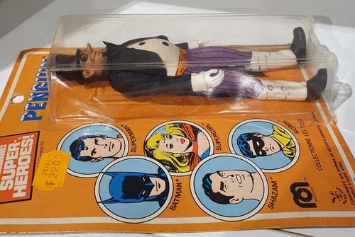 Mego Vintage WGSH 1976 Ultra Rare Pin Pin Penguin Frace Issue!  - Picture 5 of 6