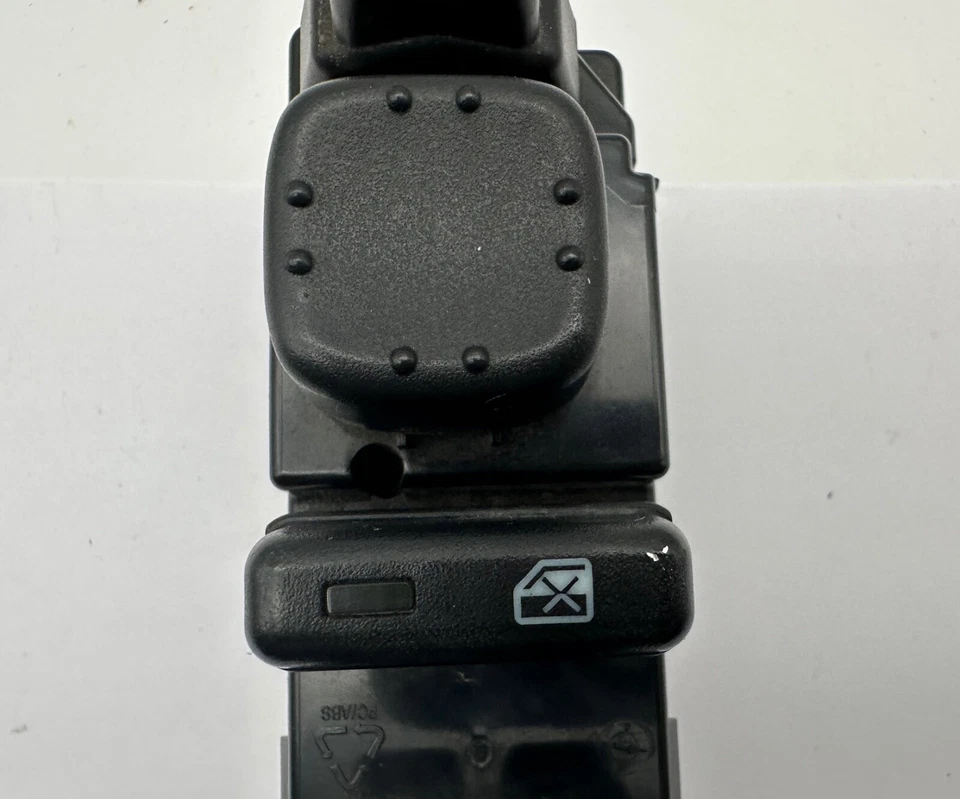 Главный выключатель стекла для водителя Chevrolet Avalanche 1500 Silverado Tahoe 03–06 годов от оригинального производителя - Изображение 3 из 4