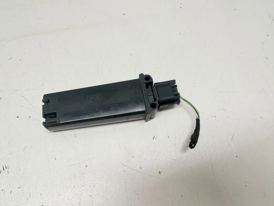 H30890 2010-2013 BMW 535i GT 550i GT TIRE PRESSURE MONITERING SENSOR 6771043 OEM - Image 4 of 4