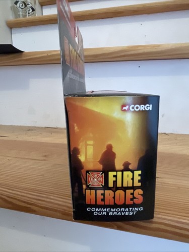 Corgi Fire Heroes Land Rover SWB City Of Bath Fire truck Fireman Diecast NIB - Picture 8 of 11