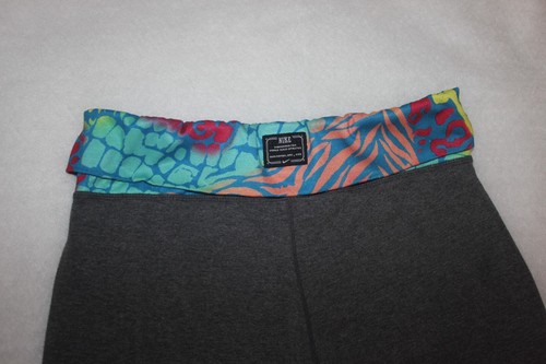 Nike Fold Over Waist Pull On Athleisure Yoga Pants YOUTH Size XL 13-15 Yrs Old - Picture 10 of 11