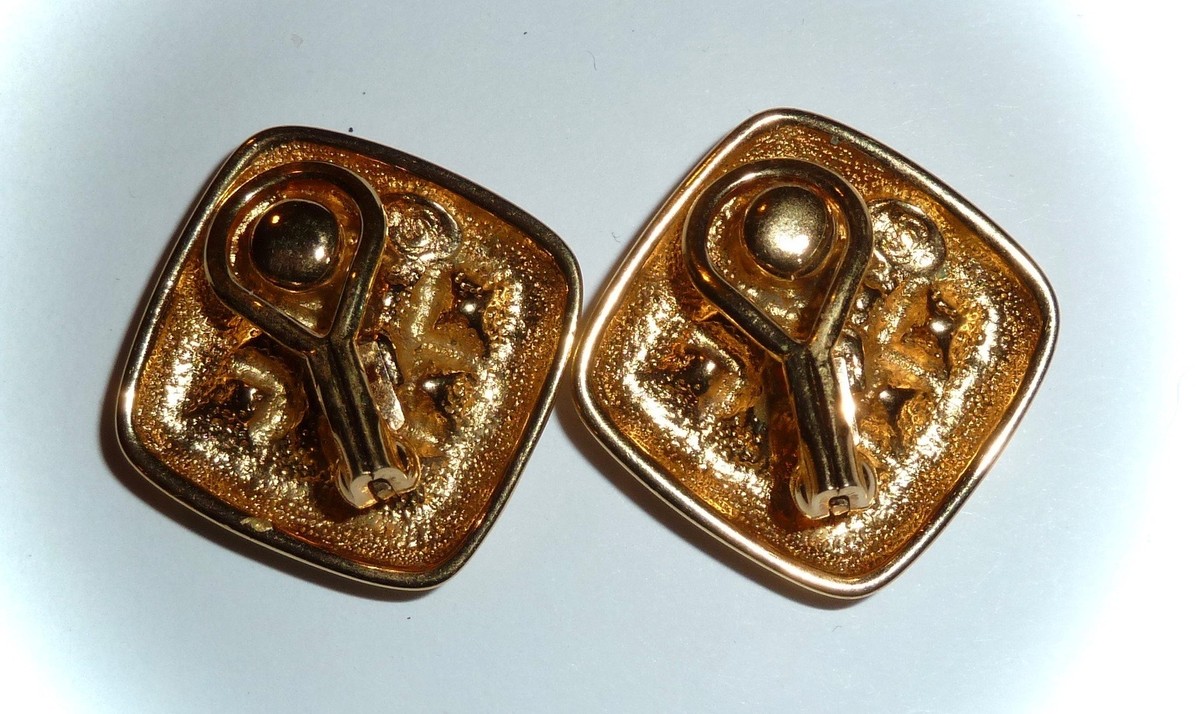 VINTAGE PREMIER DESIGNS - GLITZY RHINESTONE & SHINY GOLD CLIP-ON