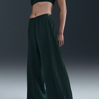 Size XL Nike Sportswear Women s Pleated Wide Leg Pants IM7459 390 Green