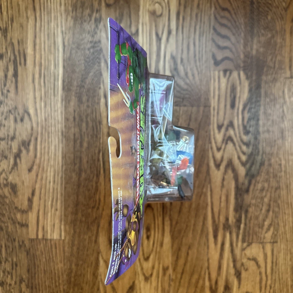 全新未拆封 1994 年玩伴 "ROBOTIC BEBOP" TMNT — 第 3/4 张图片