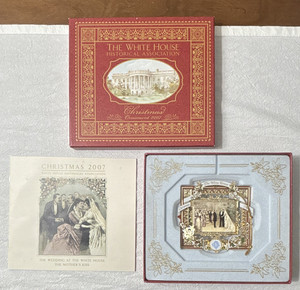 White House Historical Association 2007 White House Gold Ornament w/ Box