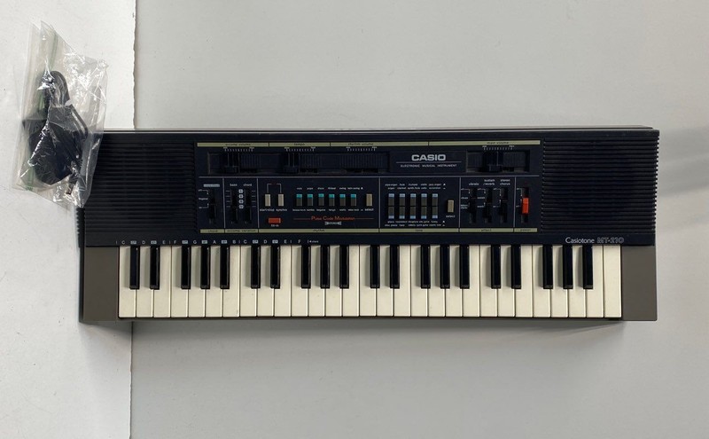 Casio Casiotone MT-210 Vintage PCM Portable Keyboard 49-Key Made in Japan