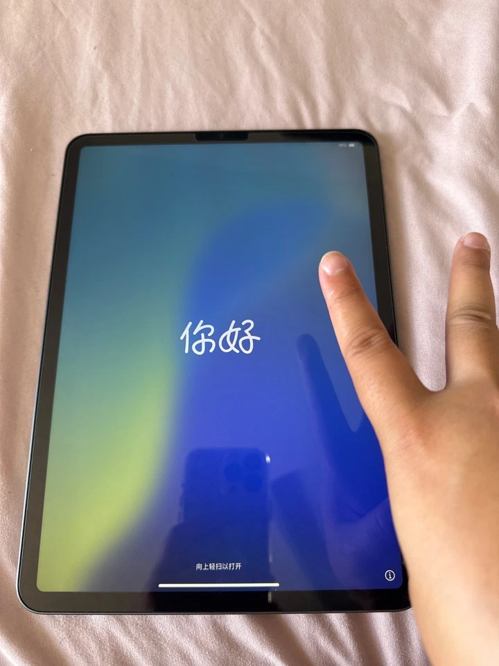 Apple iPad Pro 11in. (3rd Gen) 128 GB, Wi-Fi , bundle Logi Keyboard Case - Image 4 of 4