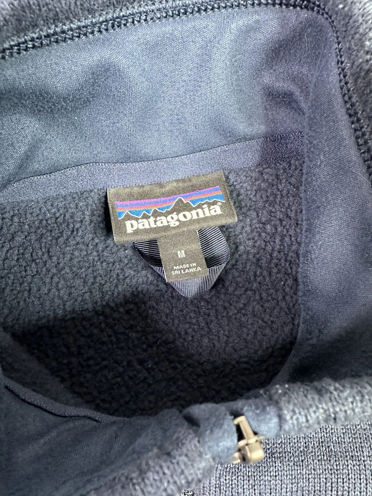 Patagonia Better Sweater Men’s Full Zip Vest Blue M small rip on chest area - product detail image 4