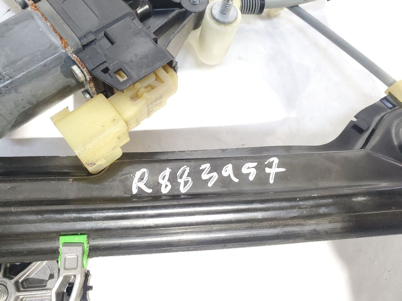 2017 2020 Maserati Levante OEM Left Rear Door Window Regulator 670032861