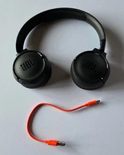 Unused OEM Black JBL Tune 520BT On-Ear Wireless Headphones with Cable in Bulk Pk