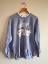 Vintage Winter Snow Cabin Scene Blue Graphic Crewneck Sweatshirt Size L
