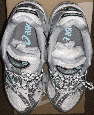 ASICS Unisex Low Top Lace-Up Athletic Sneakers Colorblock Silver/White/Gray