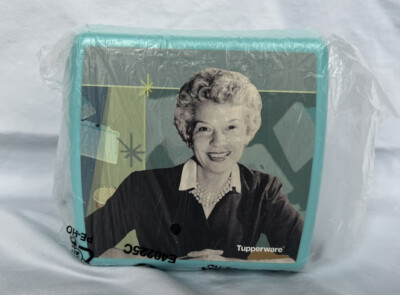 NEW Tupperware Aqua Sandwich Keeper Brownie Wise Logo * Consultant Award *