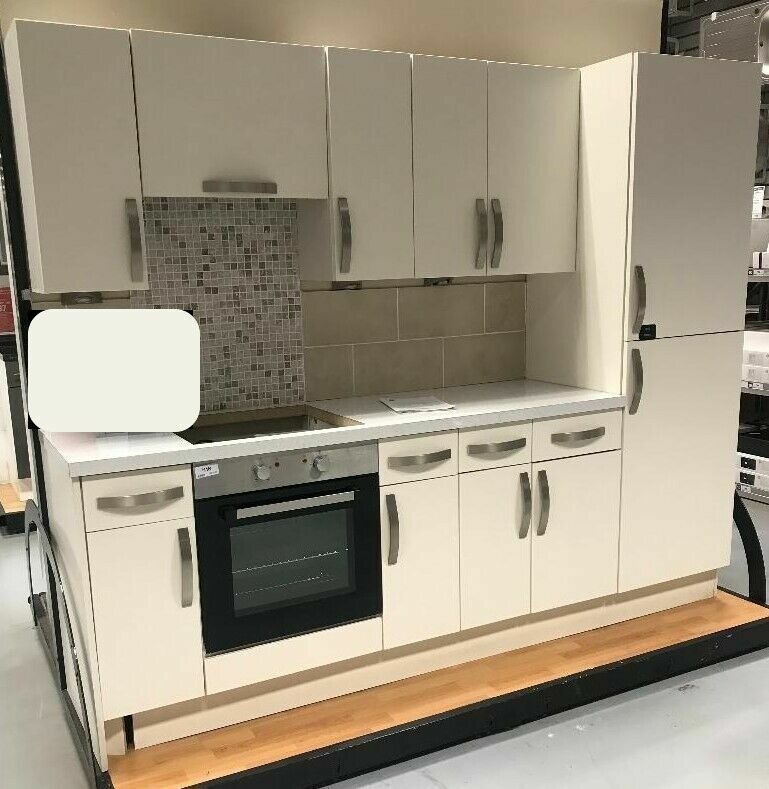 IT Kitchens Sandford Ivory Style Slab Larder Cabinet door (W)600mm, Set IT Kitchens Sandford Ivory Style Slab Larder Cabinet door (W)600mm, Set