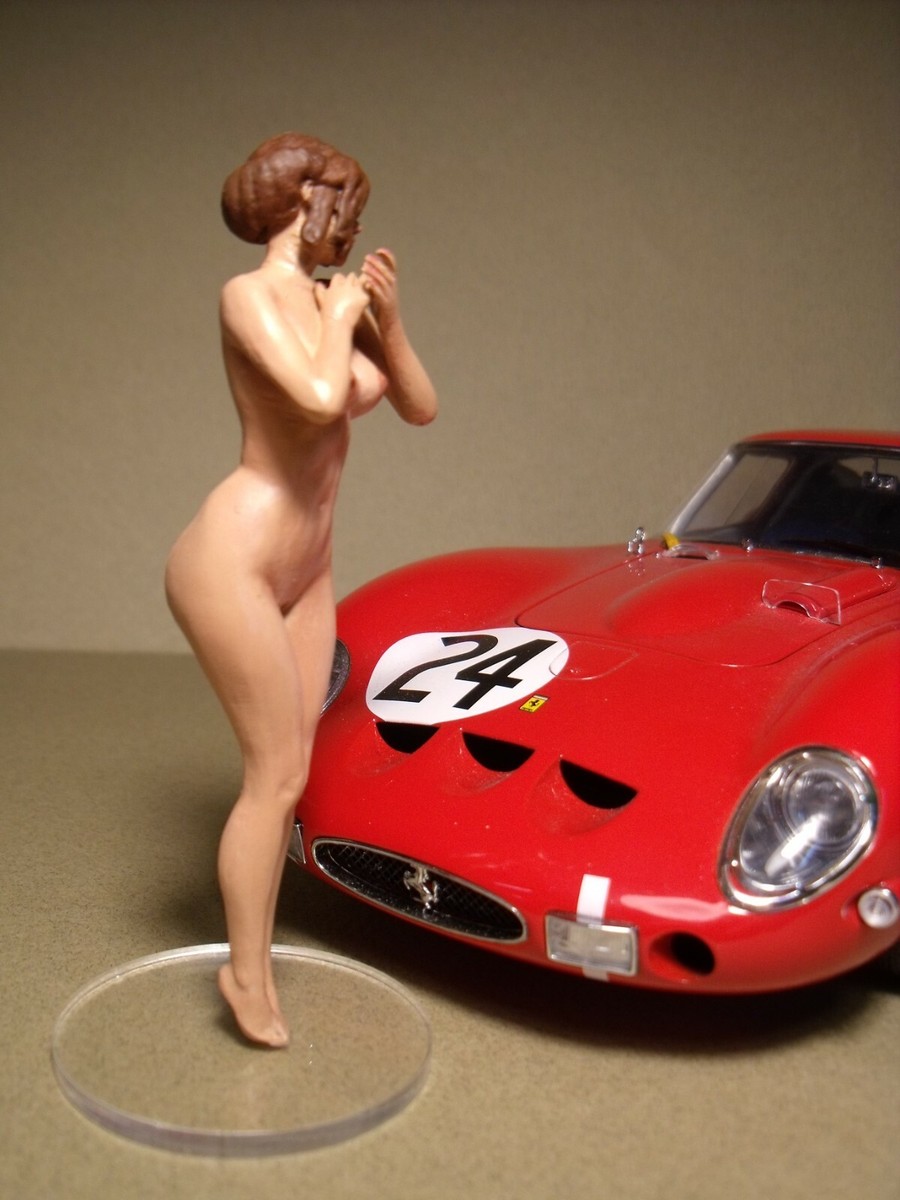 FIGURINE 1/18 TRACTOR GIRL VROOM NOT PEINT FOR MINICHAMPS KYOSHO NOREV