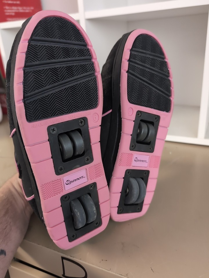 Spinners VIP Women Skate Shoes Black Pink US Size 6 Brand New Awesome