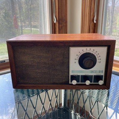 KLH Model Twenty One 21/II FM Table Radio Walnut / Tested Sounds Great, Vintage