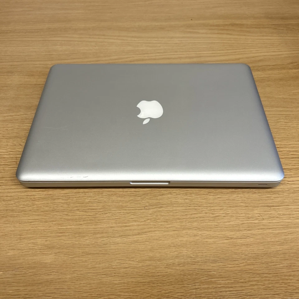 Apple Macbook Pro 13 inch Laptop-(A1278,2010) Core 2 Duo 2.4 Parts or repair - Image 2 of 4
