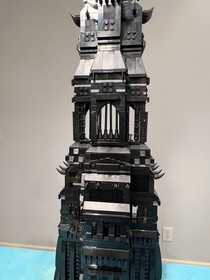 LEGO 10237 Tower of Orthanc LOTR COMPLETE w/Box & 5 Minifigs &ndash; NO RESERV