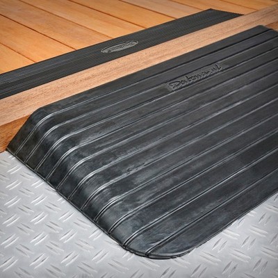 Datona  Gummi Türschwellenrampe 75 mm schwarze Gummirampe 90 x 42 x 7 5 cm