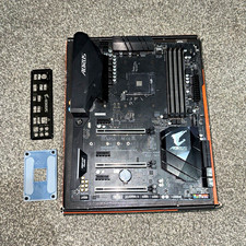 GIGABYTE AORUS AX370-GAMING K5 ATX AM4 DDR4 Gaming Motherboard