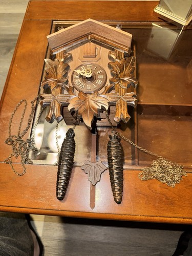 Black Forest Cuckoo Clock, Mechanical, Wood/Metal, Germany, Roman, Leaves, 8 in
