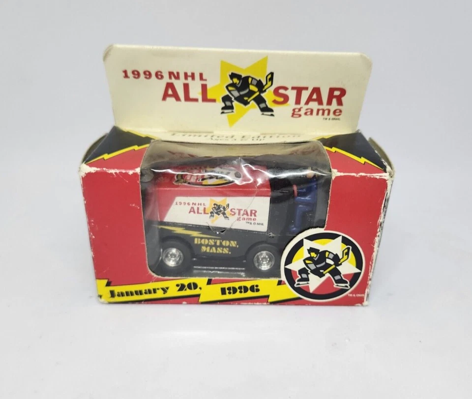 NHL 1996 All-Star game Boston Souvenir Lot - 2 pucks and 1 zamboni — 第 4/4 张图片