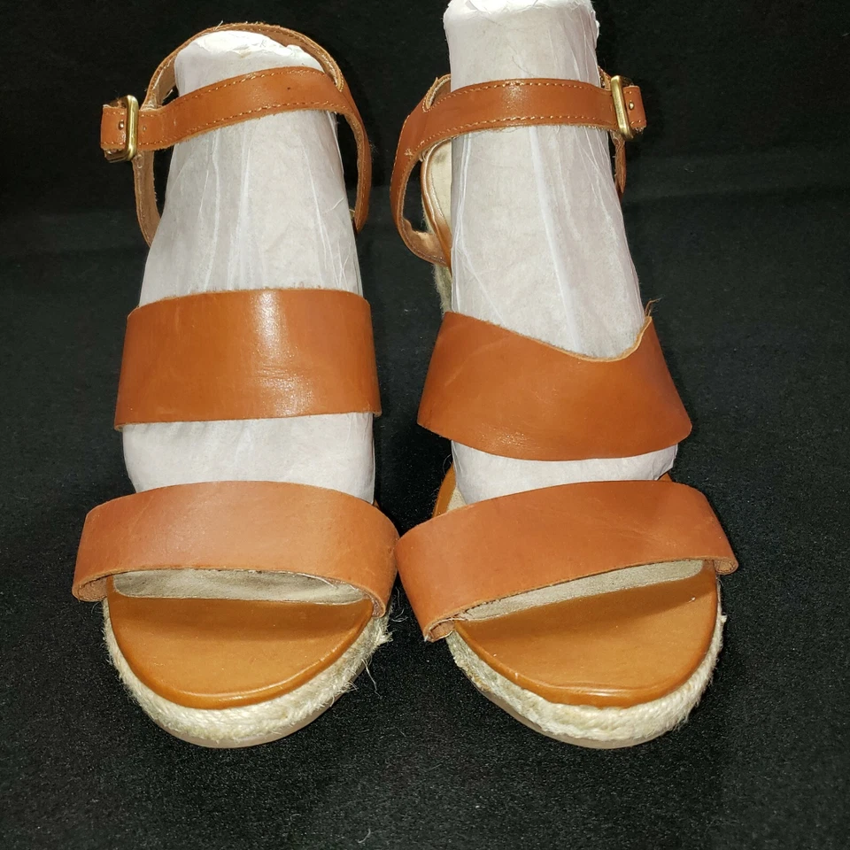 Tacones de cuña con hebilla de cuero tostado Gap talla 10 Foto 3 de 4