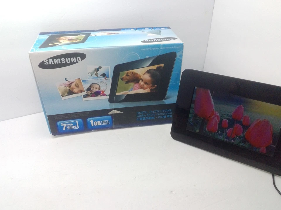 Samsung SPF-71ES Digital Photo Frame 7" inch Wide Black 1GB OF built in memory - Image 2 of 4