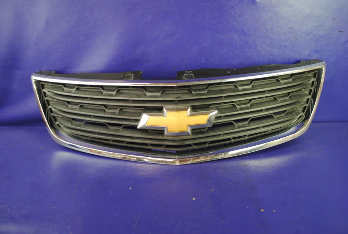 13-17 Chevy Travers LS Upper Front Grille Chrome Black Insert 
