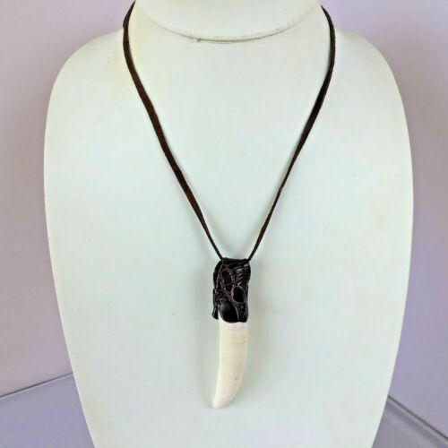 1 GIANT AUSTRALIAN MADE CROCODILE TOOTH Necklace, XXXL 5.2 cm TOOTH, NEW Brown - Picture 3 of 6