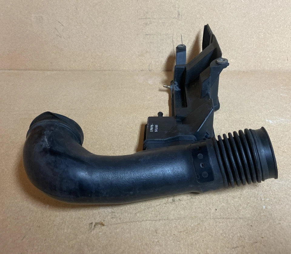 1998-2000 Lexus LS400 4.0L V8 Air Intake Tube Resonator Box OEM 17875-50160 Foto 2 de 4