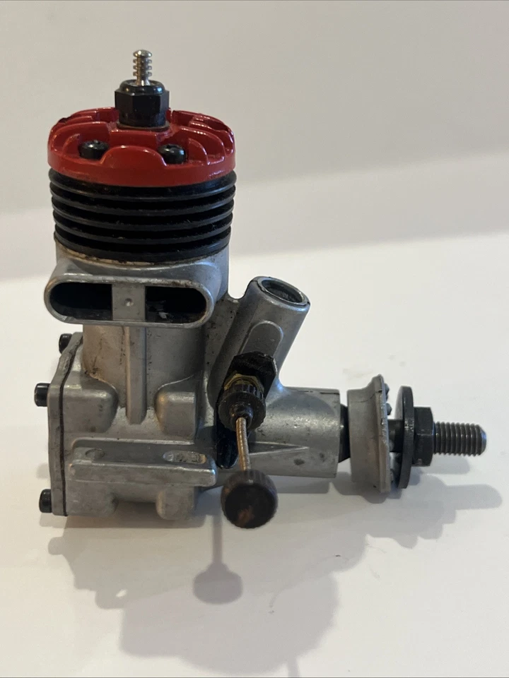 Vintage McCoy 19 Redhead CL  model aeroplane, airplane engine. Circa 1950’s. - Image 2 of 4