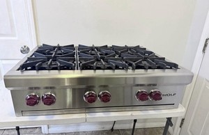 WOLF 36” Professional Gas Range Top Cooktop, 6 Burners Red Knobs RT366
