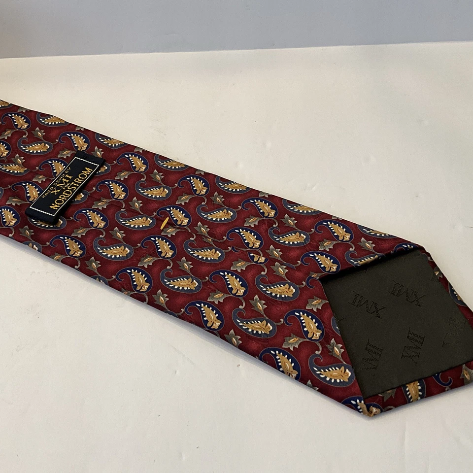 Corbata XMI Nordstrom Roja Clásica Completa Seda 59 pulgadas de largo x 3,5 pulgadas EE. UU. Azul Dorado Paisley Foto 4 de 4