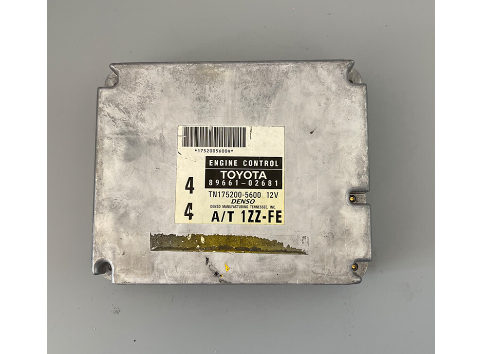200ハイエース　エンジンECU 89661-26F10 200ハイエースエンジンECU 89661-26F10