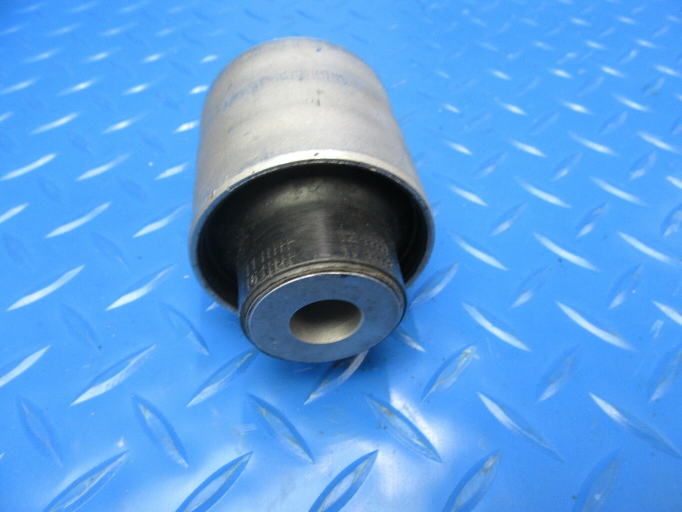 Rolls Royce Ghost Dawn Wraith lower control arms bushings 1pc TopEuro #8971
