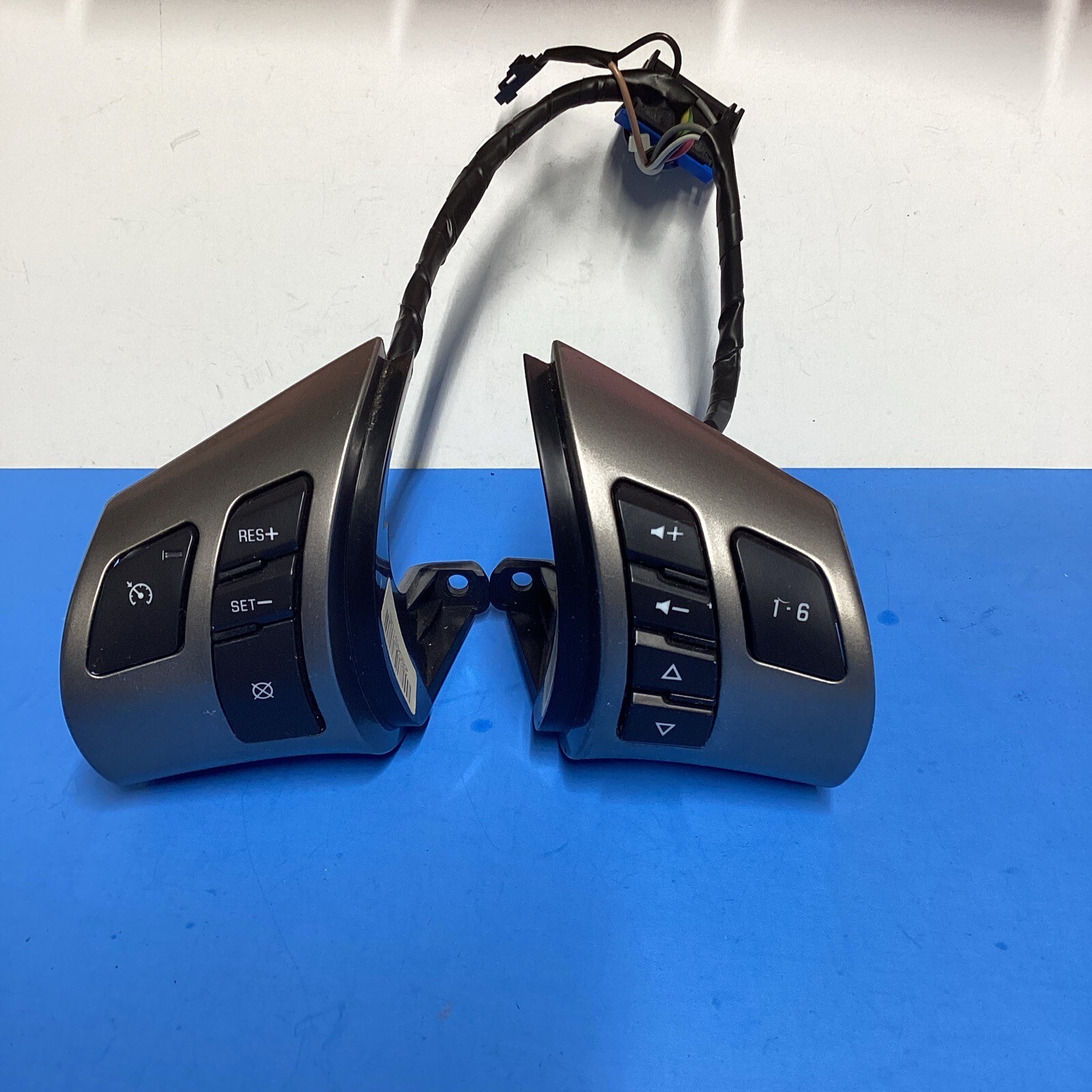 20062009 Pontiac G6 Steering Wheel Radio Cruise Control Switch eBay