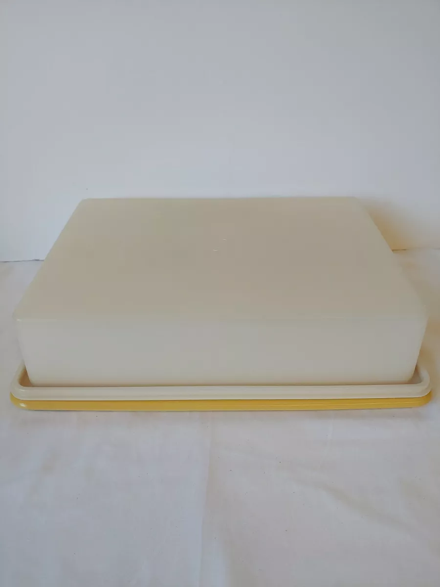 Tupperware Rectangle Sheet Cake Taker 622 Carrier 9 x 13 Harvest Gold No  Handle