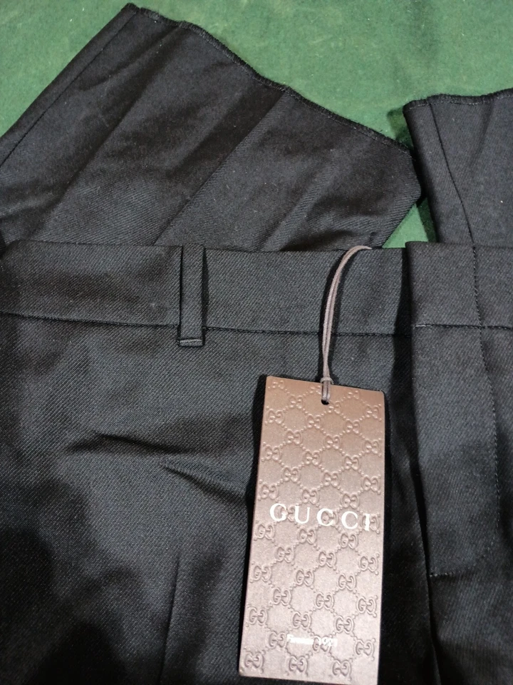 NOVA CALÇA PRETA FEMININA GUCCI UNIFORME TAMANHO 44 302184  - Imagem 2 de 4