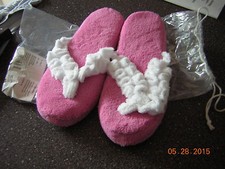 NIB New XL 11 12 Pink Soft and Plush Memory Foam Slippers