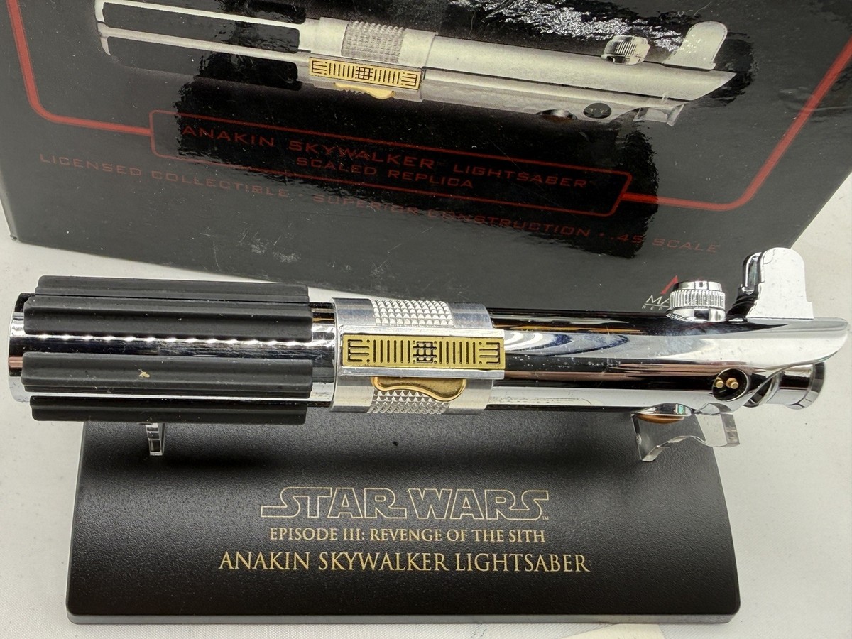 Hasbro STAR WARSスター・ウォーズ MASTER REPLICAS Star Wars Master Replicas Anakin Skywalker .45 Scale Replica