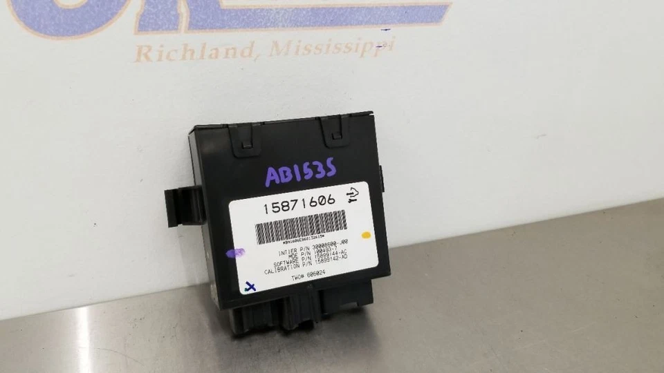 07 MÓDULO DE CONTROL DE PUERTA LEVADIZA ELÉCTRICA CHEVY TAHOE 15871606 Foto 4 de 4