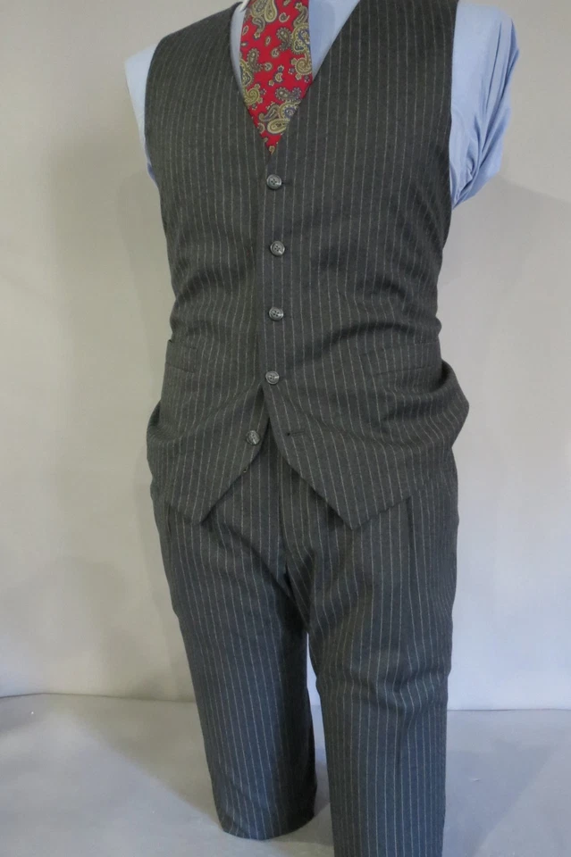 Classic Bill Blass wool cashmere blend bold chalk stripe three piece suit 46 L - Image 4 of 4