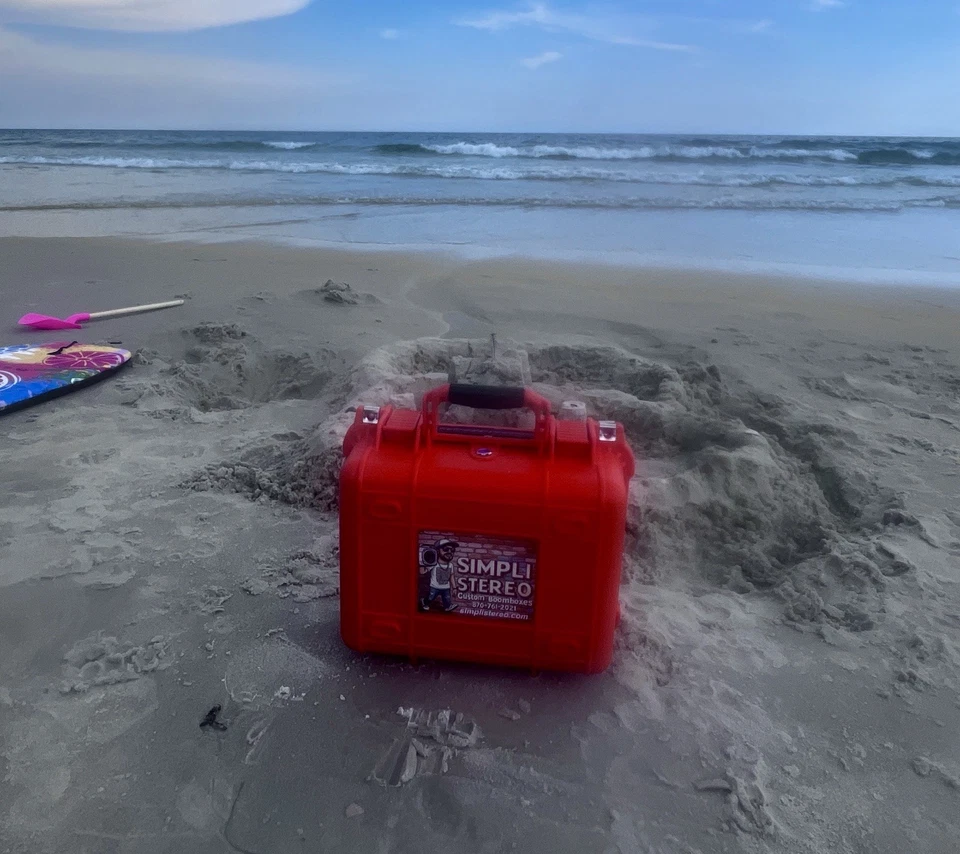 Altavoz Bluetooth Kicker Boombox Estéreo Personalizado Simpli - Negro, Tostado o Naranja Foto 2 de 4