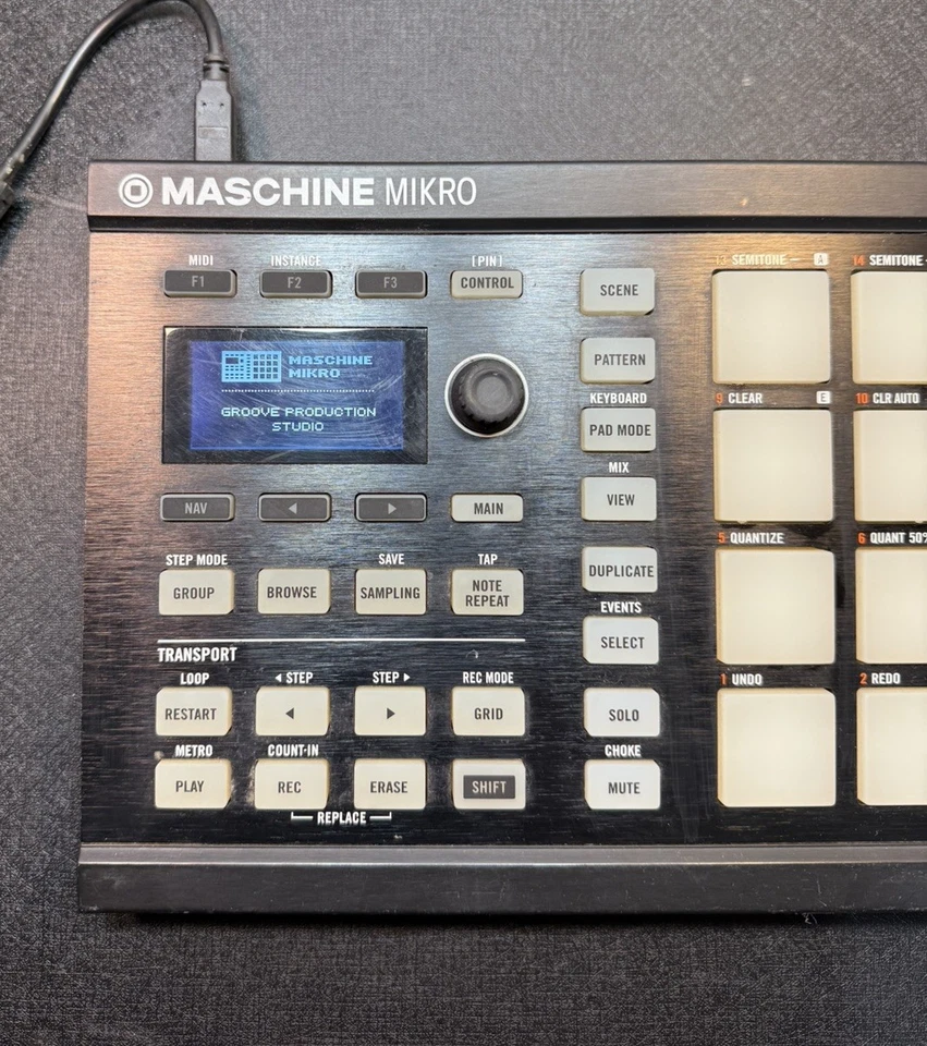 Контроллер барабанной установки Native Instruments Maschine Mikro MK2 - Изображение 2 из 4