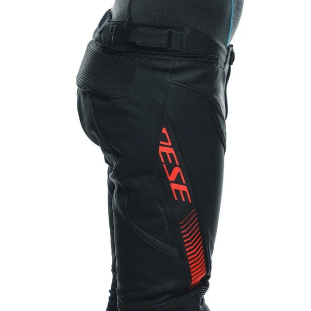Black Fluo Red, photo 9 of 11